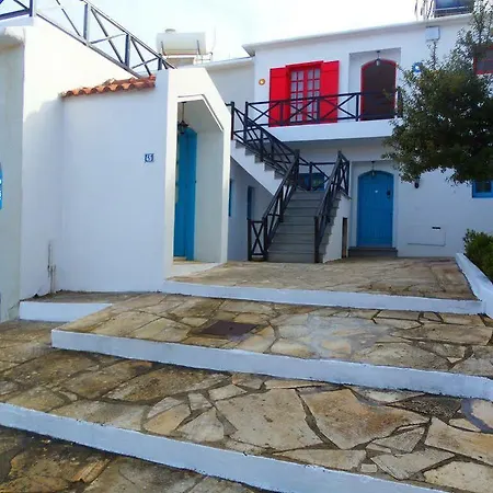 Light & Blue Ayios Elias Private Aparthotel 3*